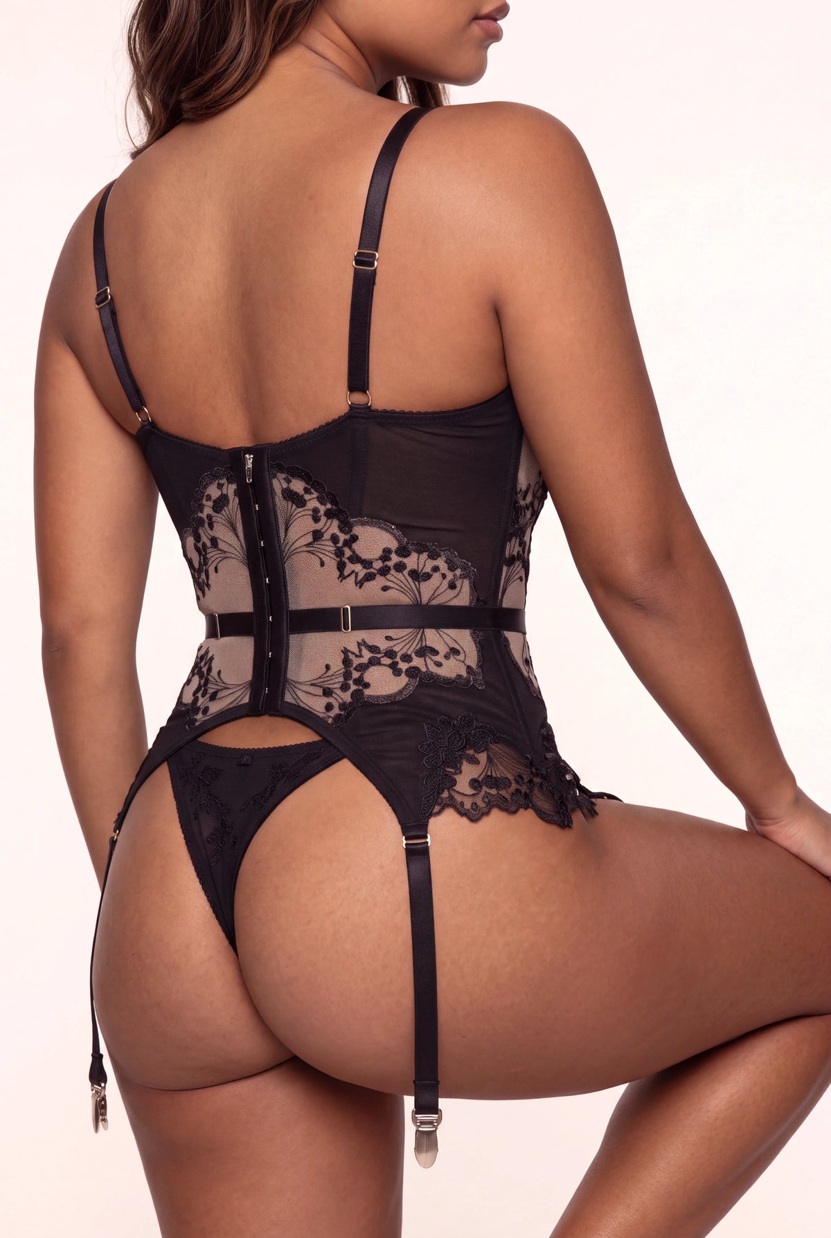 Trzyczęściowy komplet bielizny - LACENIA Czarny - NAKED Underwear - Zbliżenie produktu z tyłu