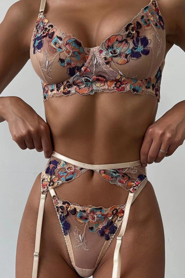 Ensemble en dentelle trois pièces - AUTOMNE - Deux couleurs disponibles - NAKED Underwear FR